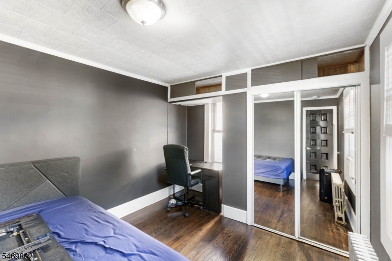 830 Gibbons Court Elizabeth NJ 07202