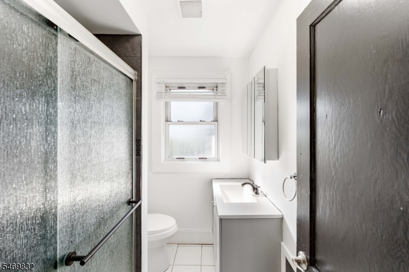 830 Gibbons Court Elizabeth NJ 07202