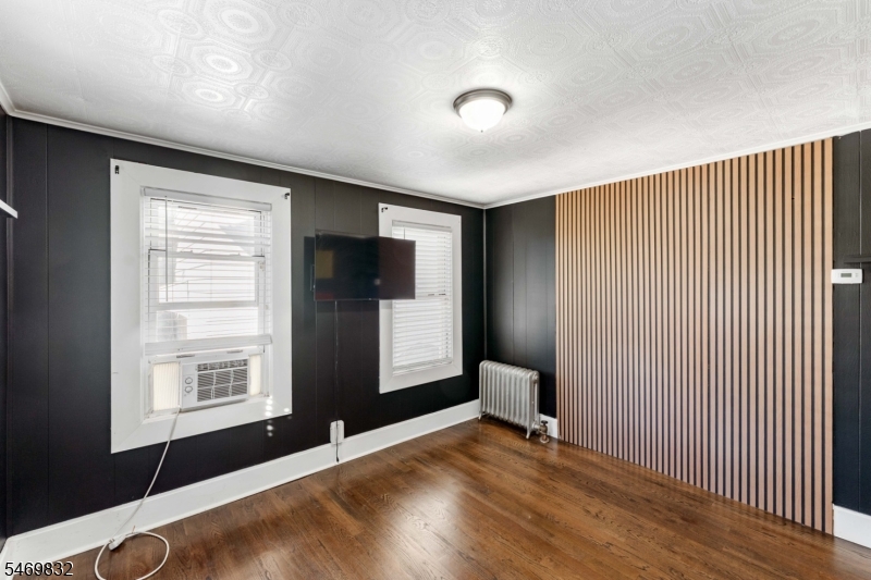 830 Gibbons Court Elizabeth NJ 07202