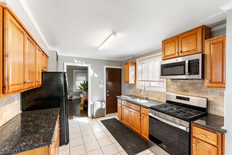 830 Gibbons Court Elizabeth NJ 07202