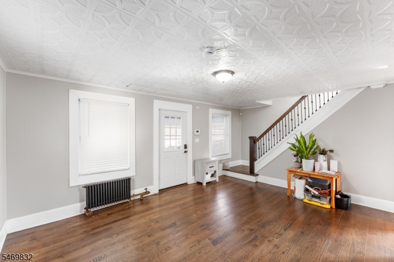 830 Gibbons Court Elizabeth NJ 07202