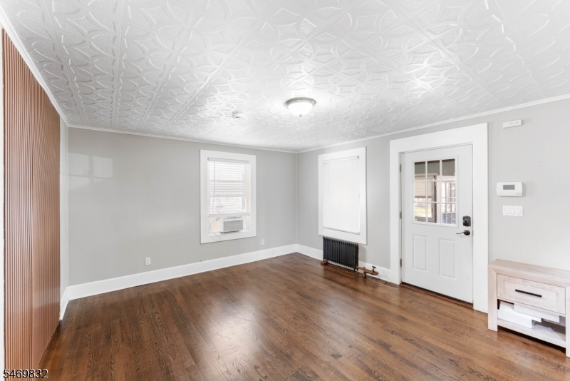 830 Gibbons Court Elizabeth NJ 07202