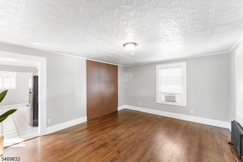 830 Gibbons Court Elizabeth NJ 07202