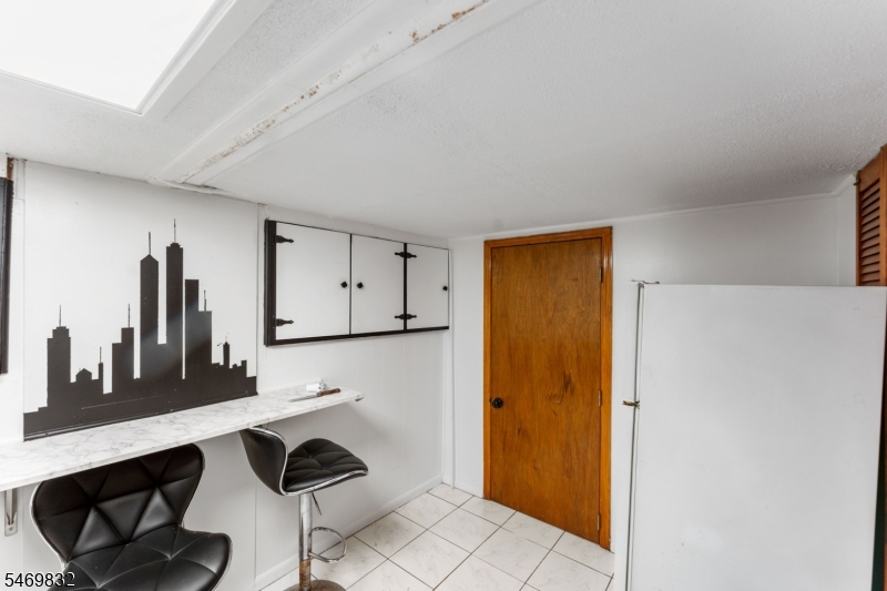 830 Gibbons Court Elizabeth NJ 07202