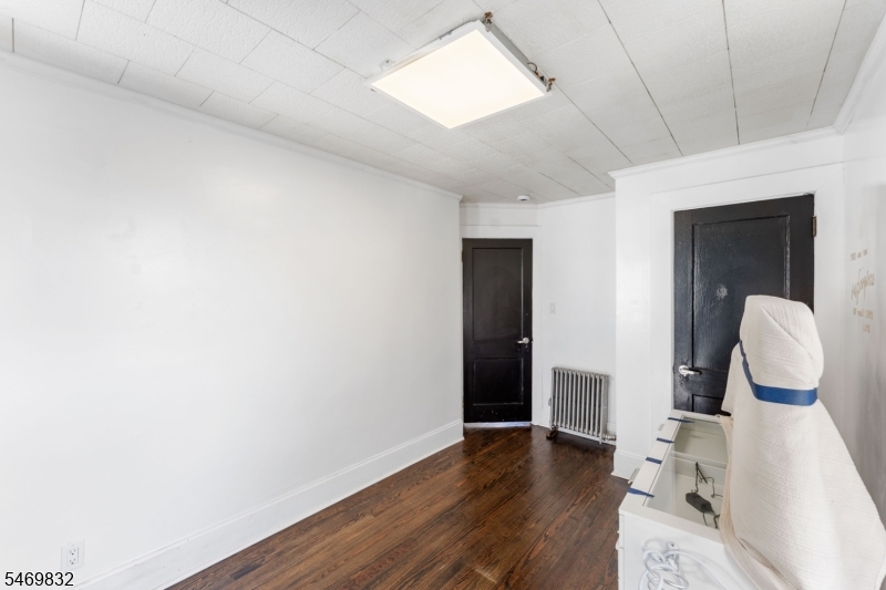 830 Gibbons Court Elizabeth NJ 07202