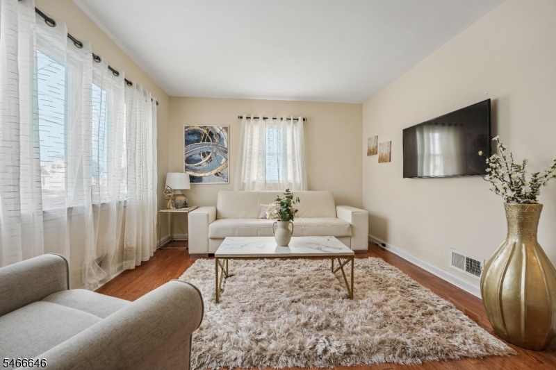 158 Charlton Avenue Lodi NJ 07644