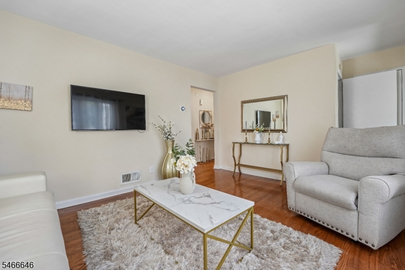 158 Charlton Avenue Lodi NJ 07644