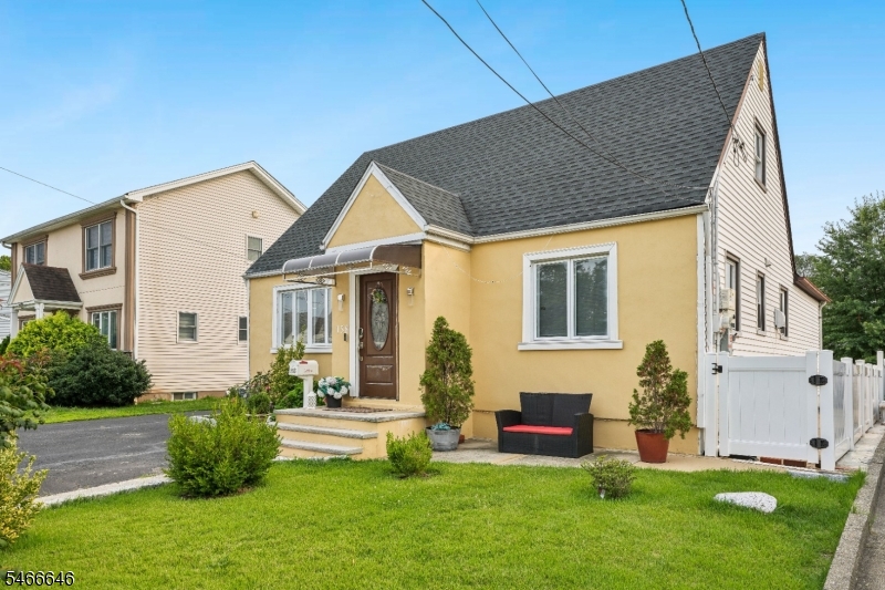 158 Charlton Avenue Lodi NJ 07644