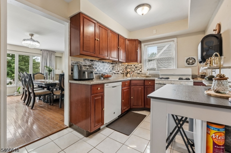 158 Charlton Avenue Lodi NJ 07644