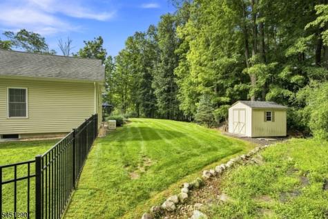 20 Eagles Nest Road Green NJ 07860