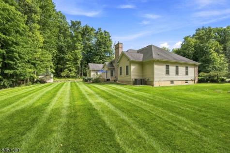 20 Eagles Nest Road Green NJ 07860