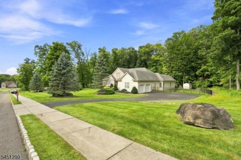 20 Eagles Nest Road Green NJ 07860