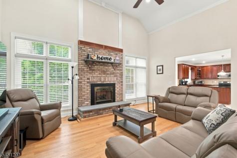 20 Eagles Nest Road Green NJ 07860