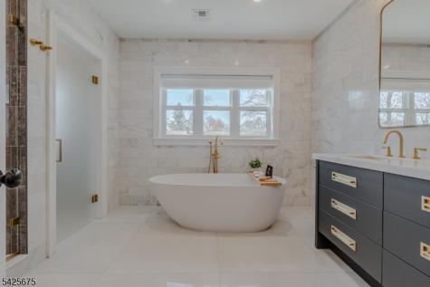 18 Woodside Road Springfield NJ 07081