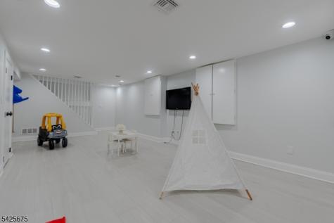 18 Woodside Road Springfield NJ 07081