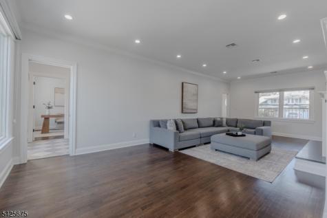 18 Woodside Road Springfield NJ 07081
