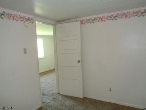 82 Castle Heights Avenue Pennsville NJ 08070