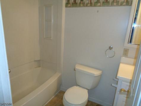 82 Castle Heights Avenue Pennsville NJ 08070