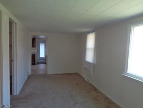 82 Castle Heights Avenue Pennsville NJ 08070
