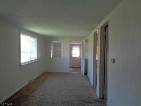 82 Castle Heights Avenue Pennsville NJ 08070