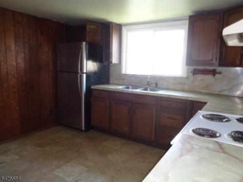 82 Castle Heights Avenue Pennsville NJ 08070