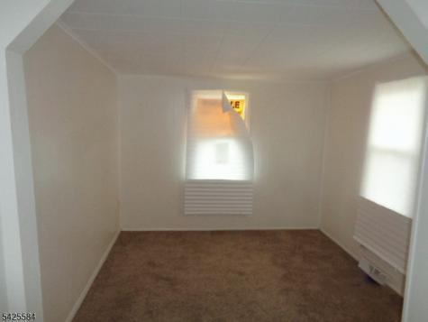 82 Castle Heights Avenue Pennsville NJ 08070