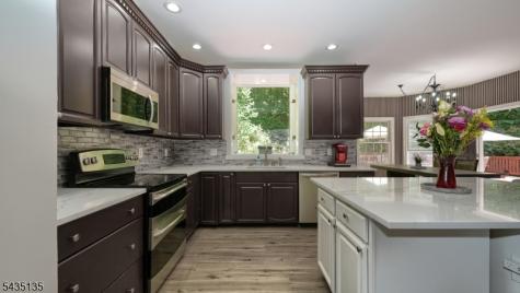 26 Stonehedge Drive Hardyston NJ 07460