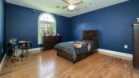 26 Stonehedge Drive Hardyston NJ 07460