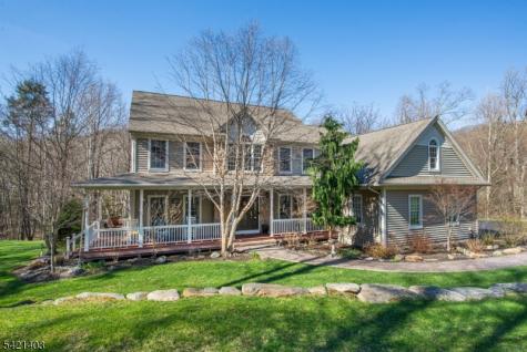 36 Roaring Brook Way West Milford NJ 07480