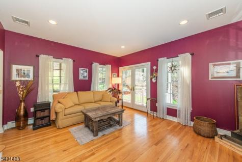 36 Roaring Brook Way West Milford NJ 07480
