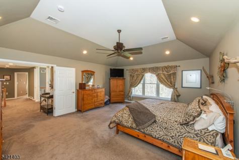 36 Roaring Brook Way West Milford NJ 07480