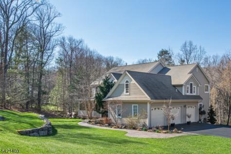 36 Roaring Brook Way West Milford NJ 07480