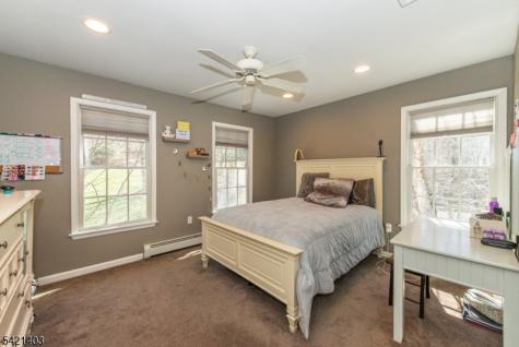 36 Roaring Brook Way West Milford NJ 07480