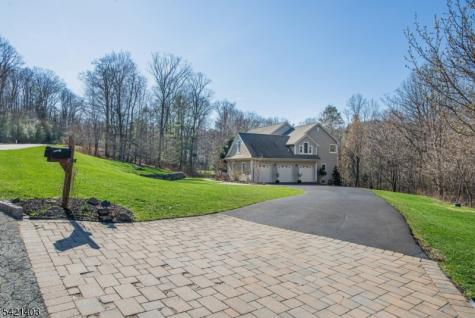 36 Roaring Brook Way West Milford NJ 07480