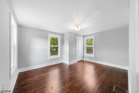 66 Leigh Street Clinton NJ 08809