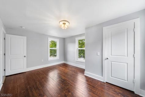 66 Leigh Street Clinton NJ 08809
