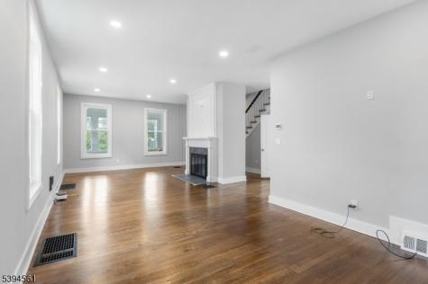 66 Leigh Street Clinton NJ 08809
