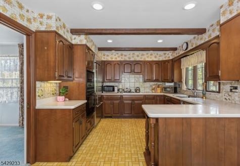 557 Taunton Road Wyckoff NJ 07481
