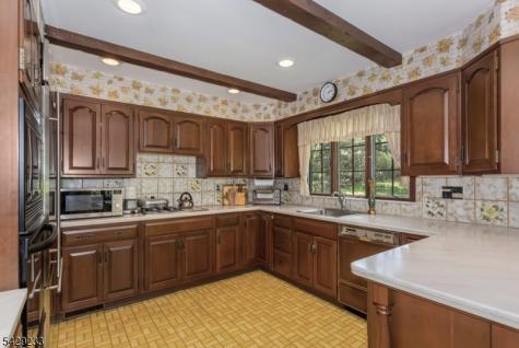 557 Taunton Road Wyckoff NJ 07481