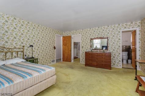 557 Taunton Road Wyckoff NJ 07481
