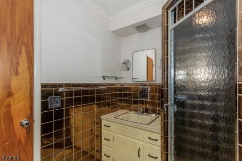 557 Taunton Road Wyckoff NJ 07481