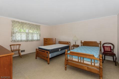 557 Taunton Road Wyckoff NJ 07481
