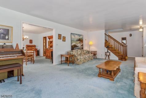557 Taunton Road Wyckoff NJ 07481