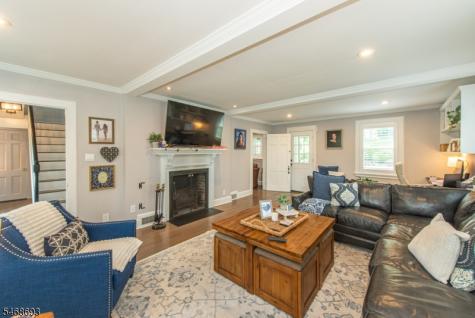 37 Wayland Drive Verona NJ 07044