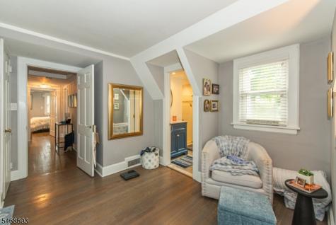 37 Wayland Drive Verona NJ 07044