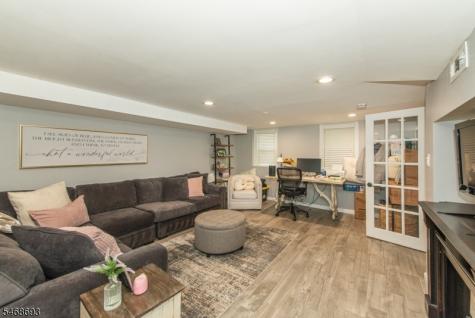 37 Wayland Drive Verona NJ 07044