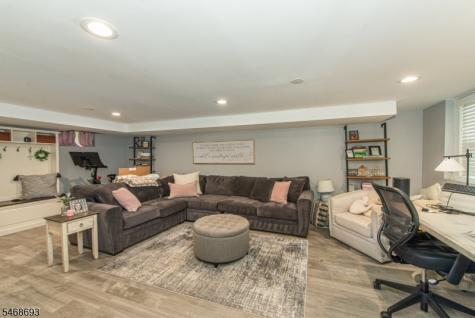 37 Wayland Drive Verona NJ 07044