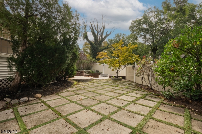 303 Huntington Road Union NJ 07083