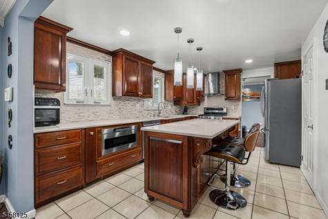 907 Mer-edin Burg Road Hamilton NJ 08690