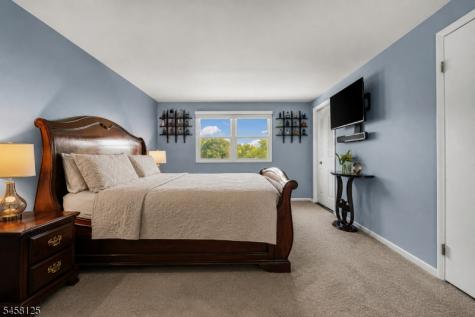 907 Mer-edin Burg Road Hamilton NJ 08690